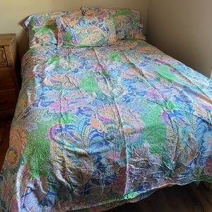 Flying Point paisley bedding